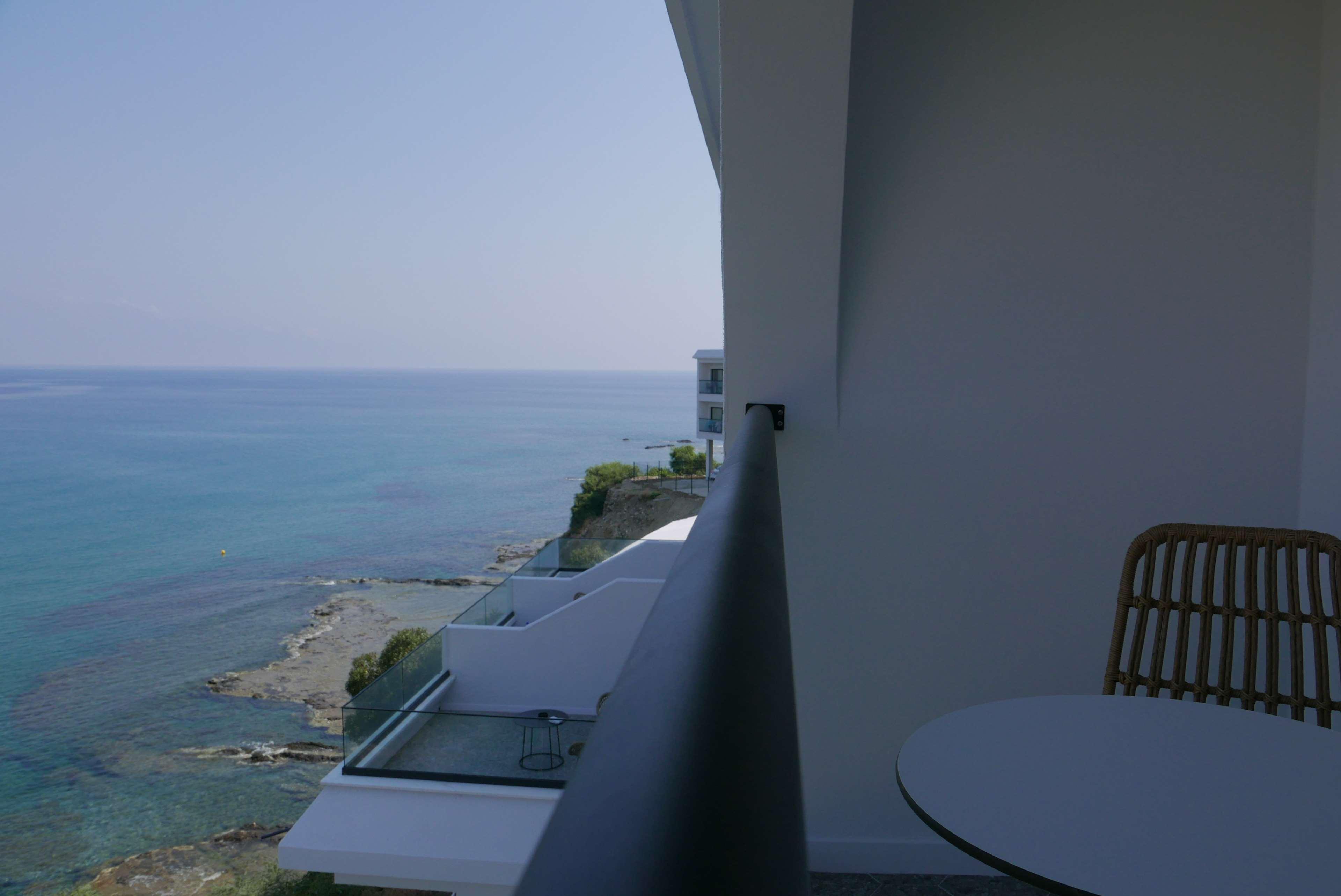 E.J. Pyrgos Bay Hotel Dış mekan fotoğraf