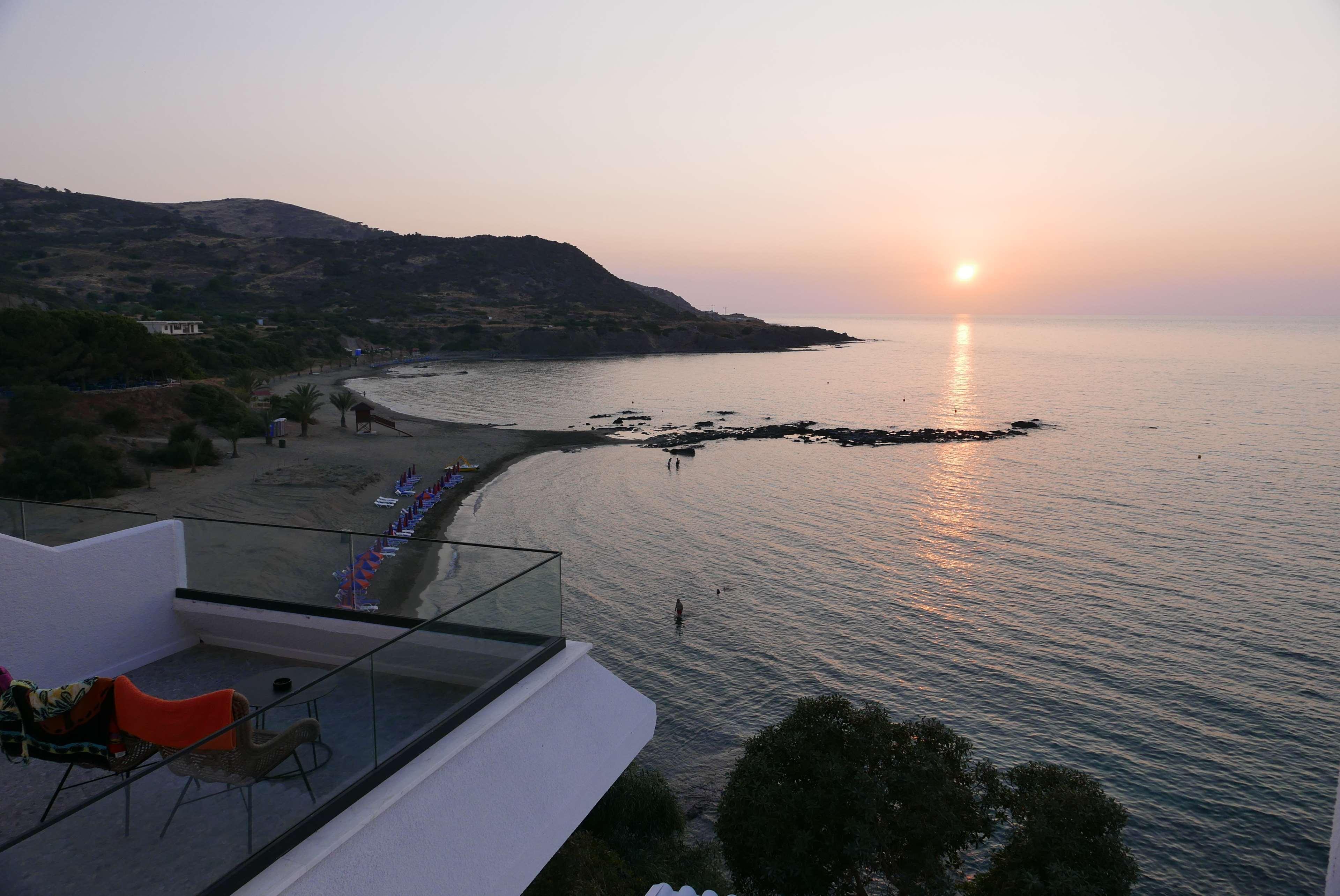 E.J. Pyrgos Bay Hotel Dış mekan fotoğraf