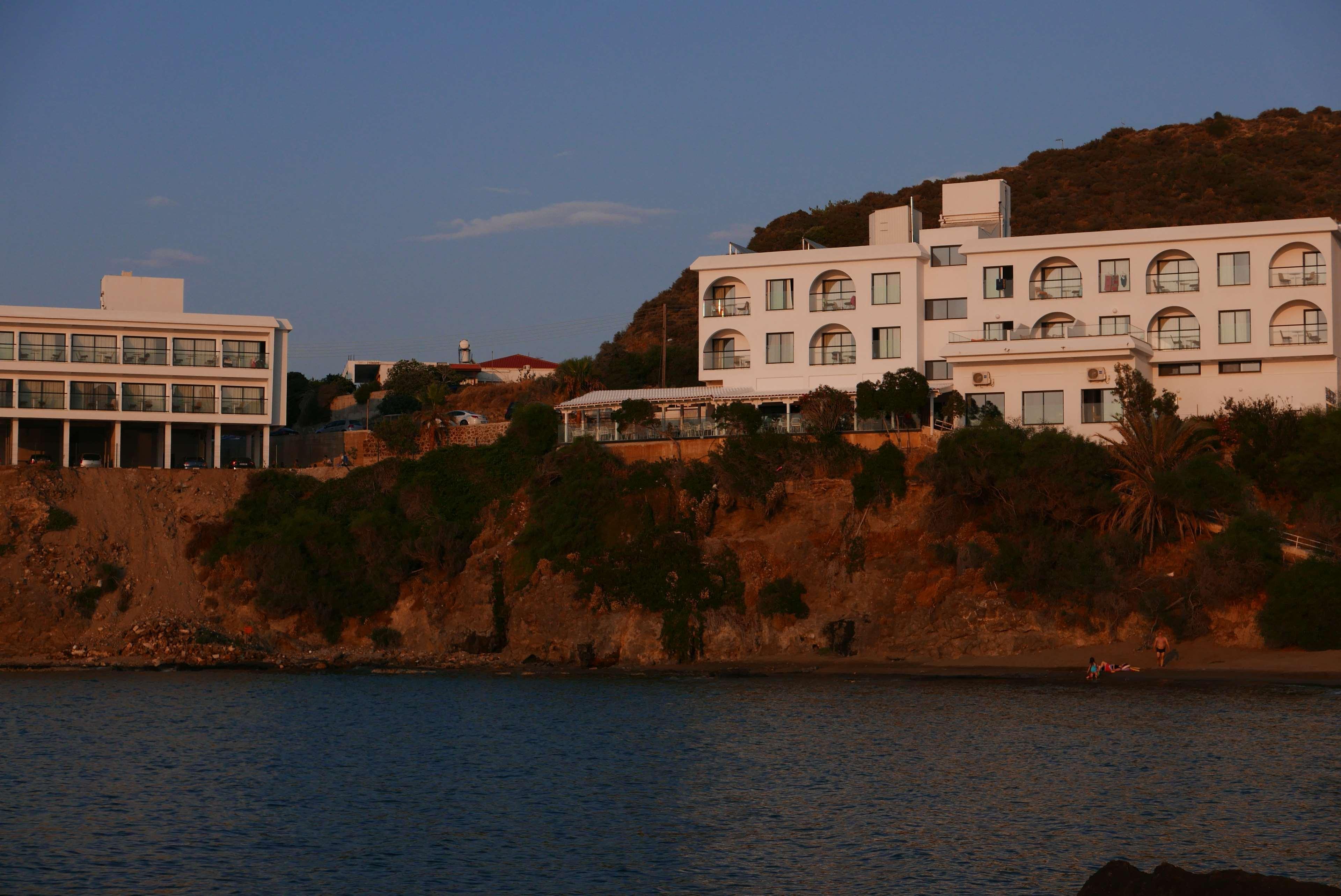 E.J. Pyrgos Bay Hotel Dış mekan fotoğraf